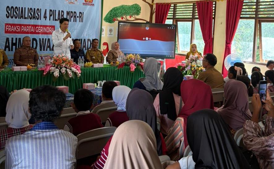 Anggota DPR RI Ahmad Wazir Noviadi Sosialisasikan 4 Pilar MPR RI di Ogan Ilir, Sekaligus Salurkan PIP ke Pelajar SD