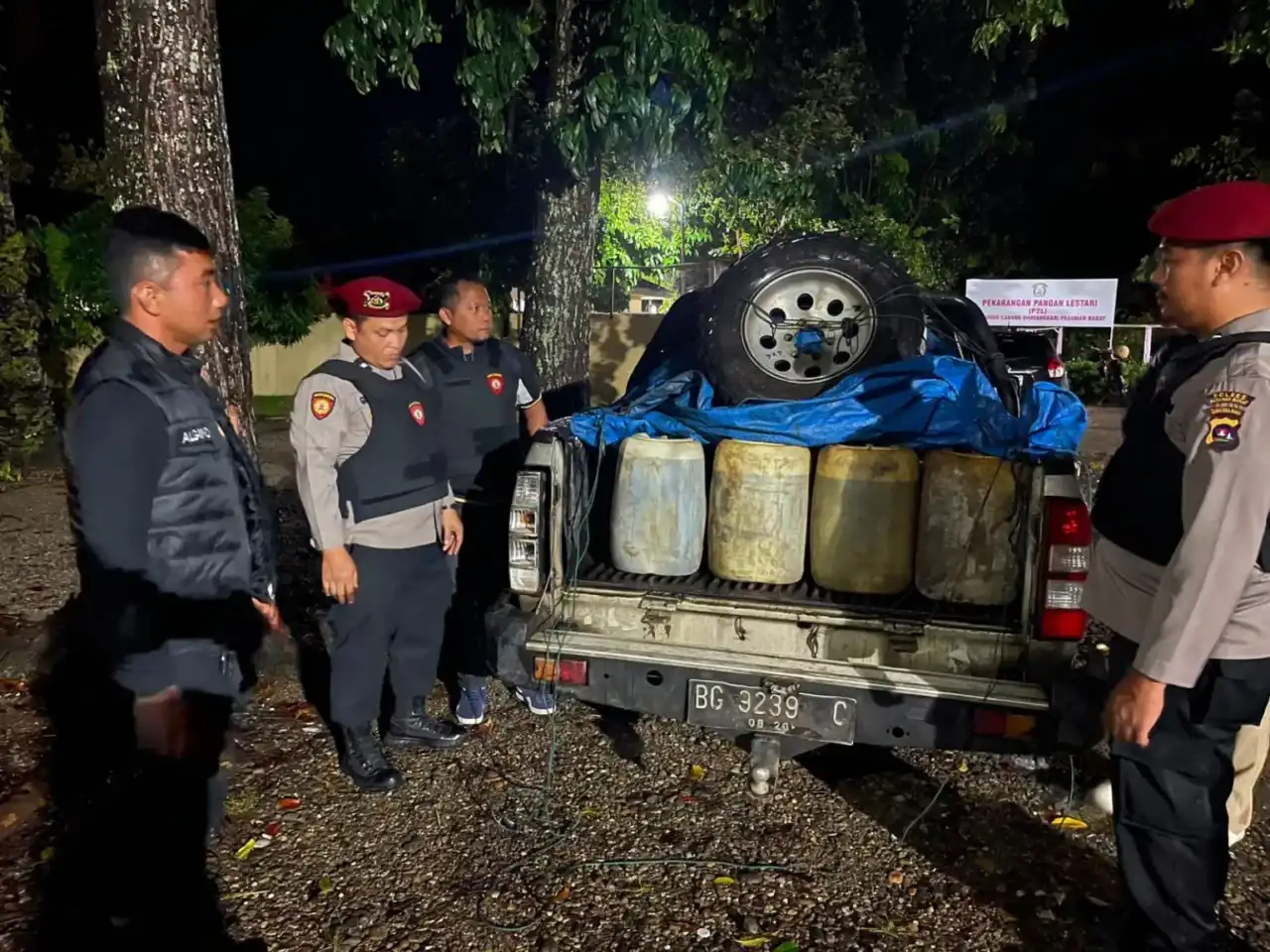 Polres Pasaman Barat Tangkap Pria Pembawa 31 Jeriken Solar Subsidi di Talamau, Mau Dijual ke Warung