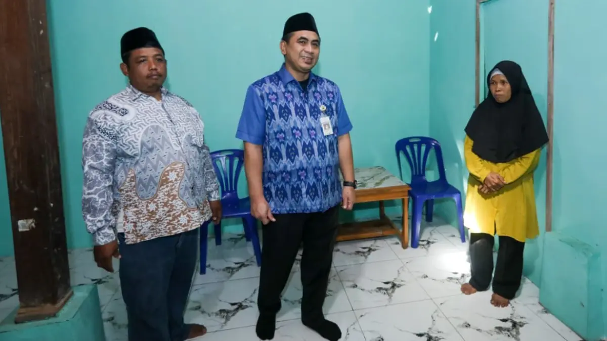 Wagub Jateng Gus Yasin Tinjau Langsung Rumah Warga Buluspesantren Kebumen yang Sudah Layak Huni, Cek Kondisi Ekonomi Pemilik
