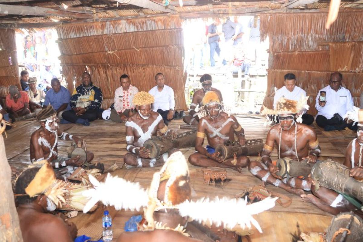 Gubernur Papua Selatan Sebut Rumah Jew di Asmat Simpan Nilai Luhur dan Jadi Pusat Pendidikan Budaya bagi Generasi Muda