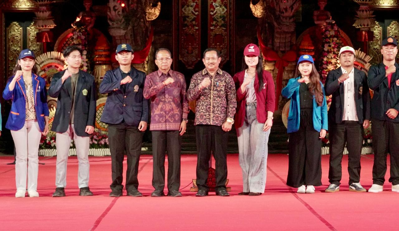 Gubernur Bali Wayan Koster Terjunkan 12.942 Mahasiswa ke Desa-Desa, Program Pengabdian Masyarakat Resmi Diluncurkan