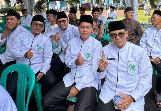 2 ASN KUA Curup Timur yang Juga Pengurus MUI Rejang Lebong Hadiri Tabligh Akbar Ustadz Derry Sulaiman di Pendopo Bupati