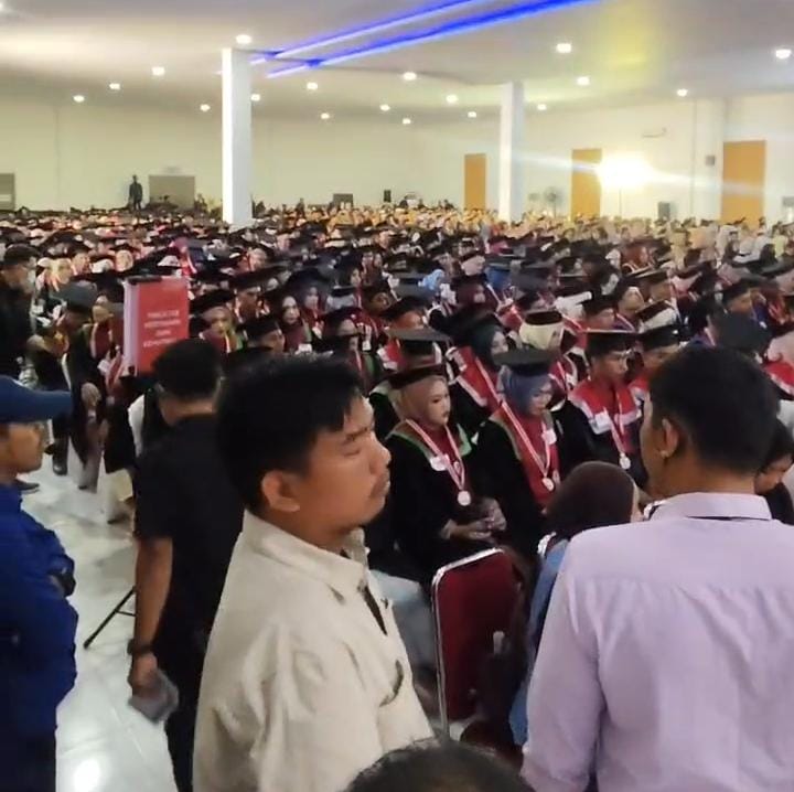 Unsulbar Kukuhkan 500 Lulusan di Majene, Satu Wisudawan Pertama Program Magister Jadi Sejarah Baru