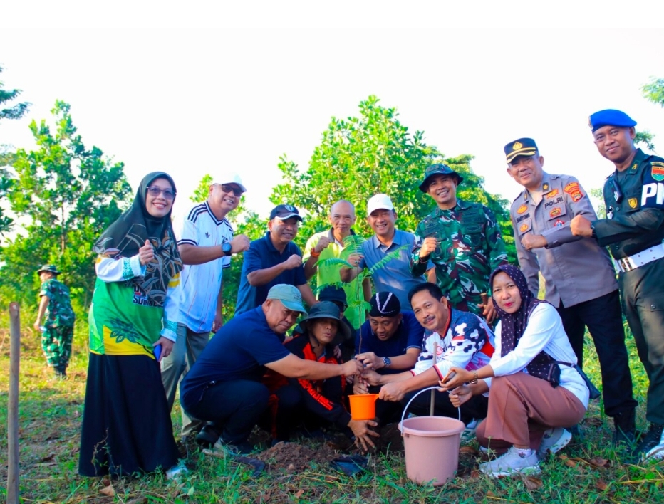 Pemkab Tulang Bawang dan TNI-Polri Bersihkan Kawasan Wisata Cakat Nyenyek, Gerakan Radin Inten ASRI Digelar