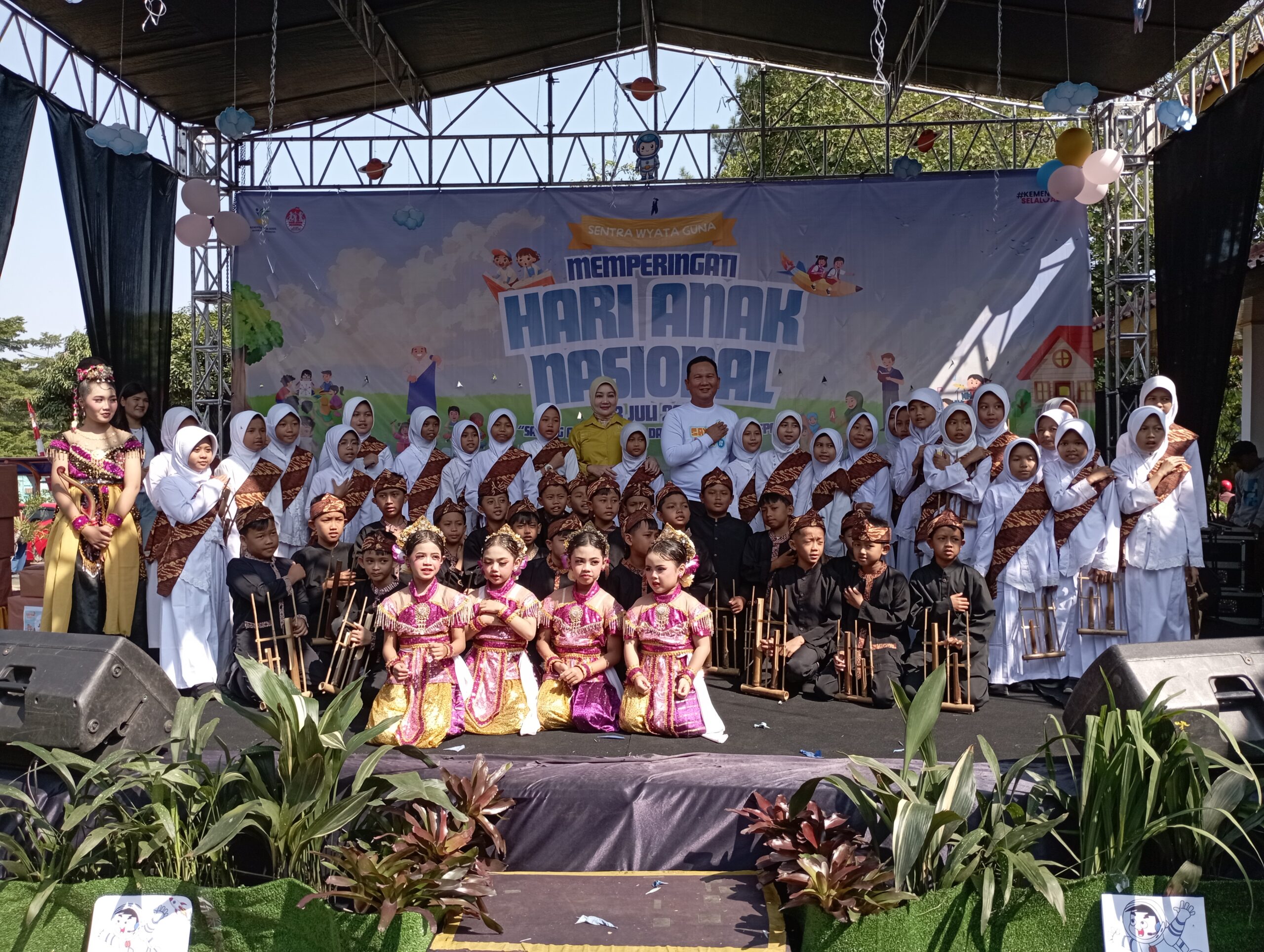 Sentra Wyata Guna Bandung Khitan Massal 87 Anak dan Gelar Lomba di Hari Anak, Atalia Soroti Pola Asuh di Era Digital