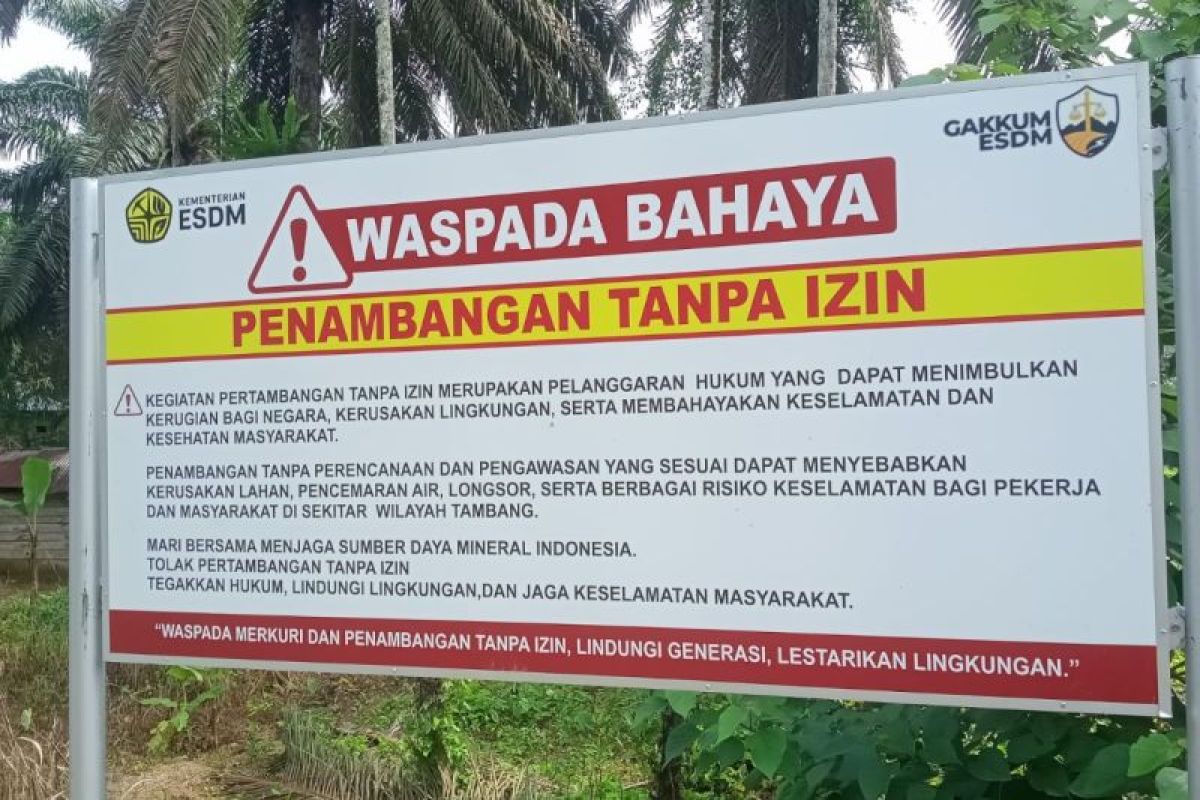Kementerian ESDM Turun ke Tapsel, Pasang 2 Papan Besi dan 8 Spanduk Peringatan Bahaya PETI di 3 Desa