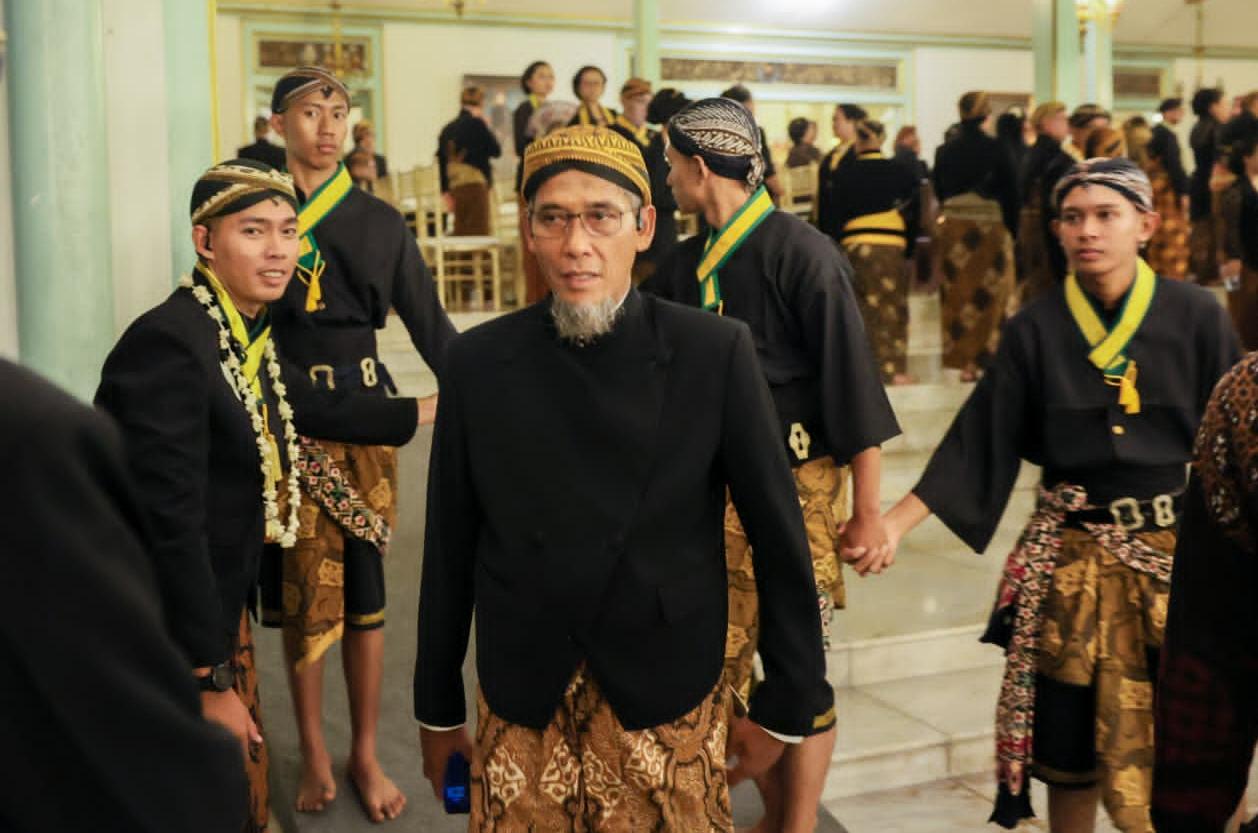 Ribuan Warga Padati Kirab 1 Sura Mangkunegaran, Sekda Jateng: Tradisi Adalah Kekuatan Daerah
