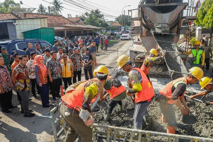 Pemprov Jateng Realokasi Rp200 Miliar untuk Perbaikan Jalan Rusak, Target Kemantapan Kembali ke 94,4 Persen pada Akhir 2026