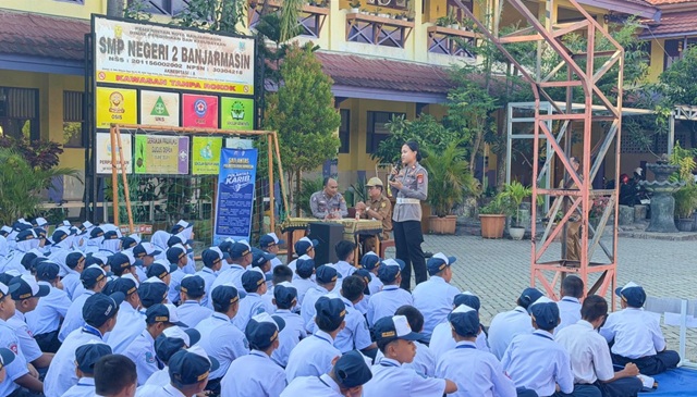 Satlantas Polresta Banjarmasin Datangi SMPN 2, Beri Edukasi Etika Berlalu Lintas dan Bahaya Balap Liar