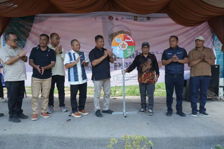 Wabup Asahan Rianto Tinjau Budidaya Maggot dari Limbah Makanan di Pesantren Darul Falah, Ini Manfaatnya untuk Pakan Ternak