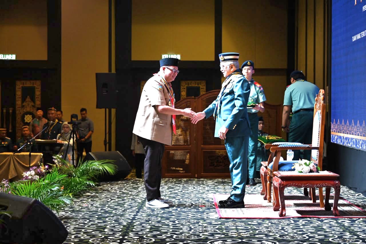 Ketua DPRD Kota Jambi Kemas Faried Alfarelly Raih Bintang Semangat Rimba Emas dari Persekutuan Pengakap Malaysia