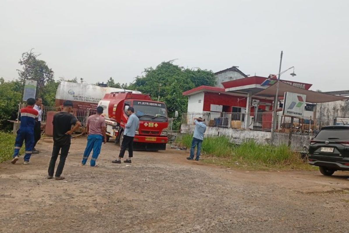 Deru Mesin Nelayan Kampung Laut di Tanjung Jabung Timur Bergantung pada Pasokan Solar Truk EPN