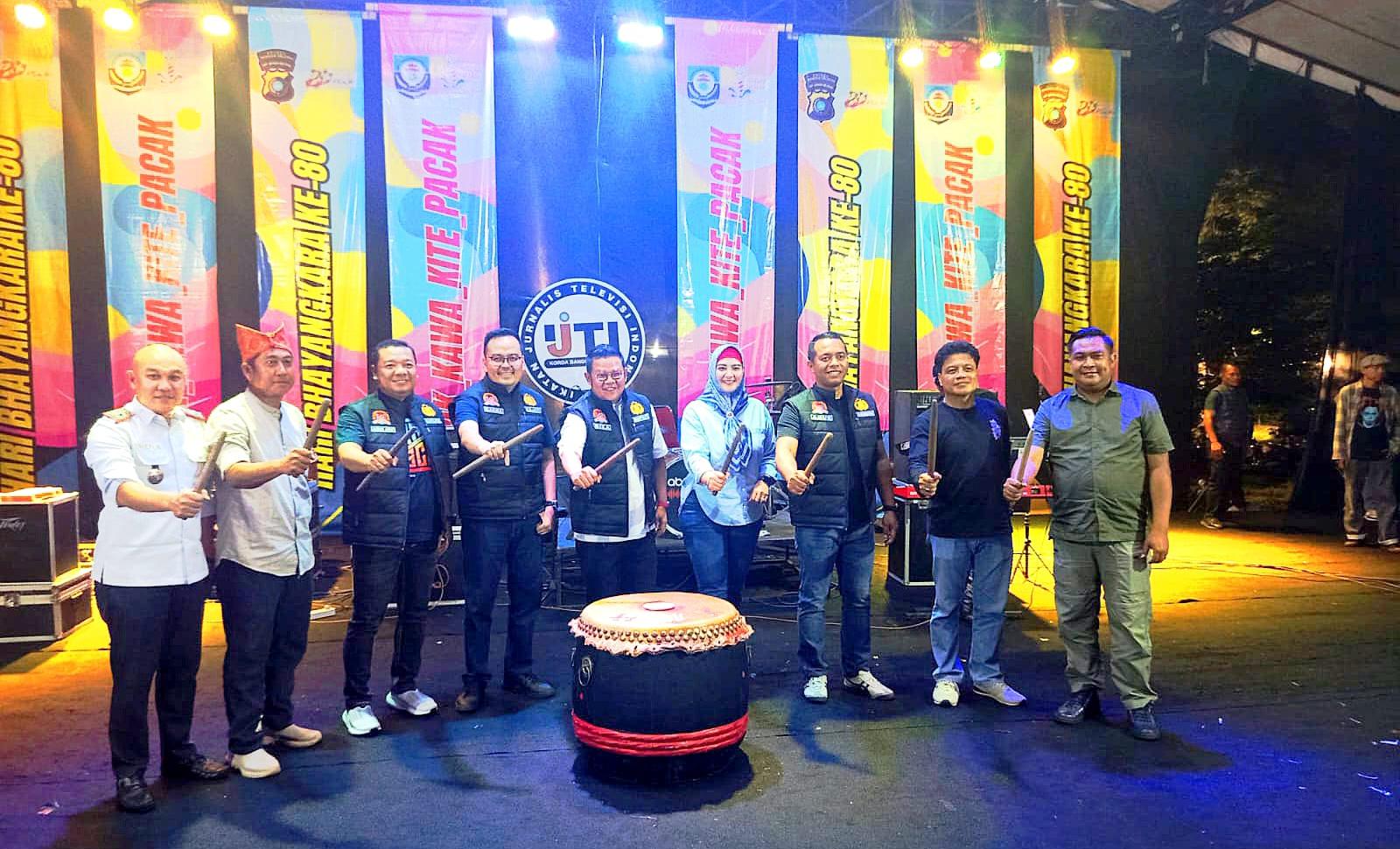 Bupati Bangka Selatan Riza Herdavid Resmi Buka Toboali Holidays Fest 2026, Festival Kolaborasi IJTI Dorong UMKM dan Pariwisata Basel