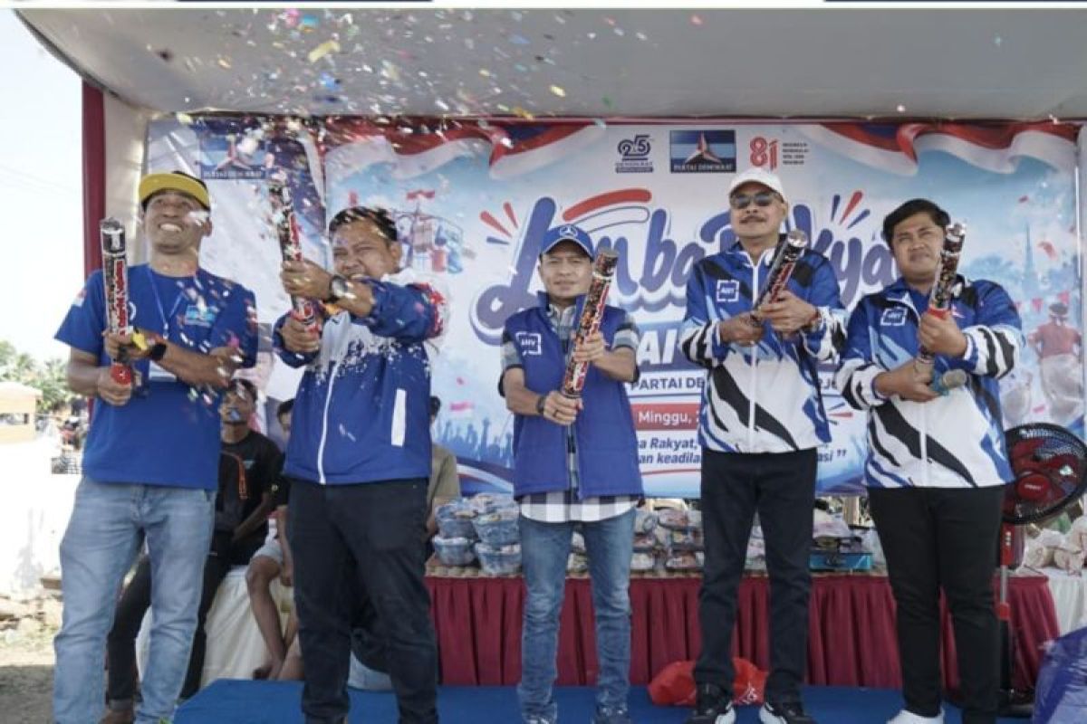 Demokrat Sidoarjo Gelar Lomba Rakyat untuk HUT RI ke-81, Panjat Pinang hingga Balap Bakiak Meriahkan Kampung