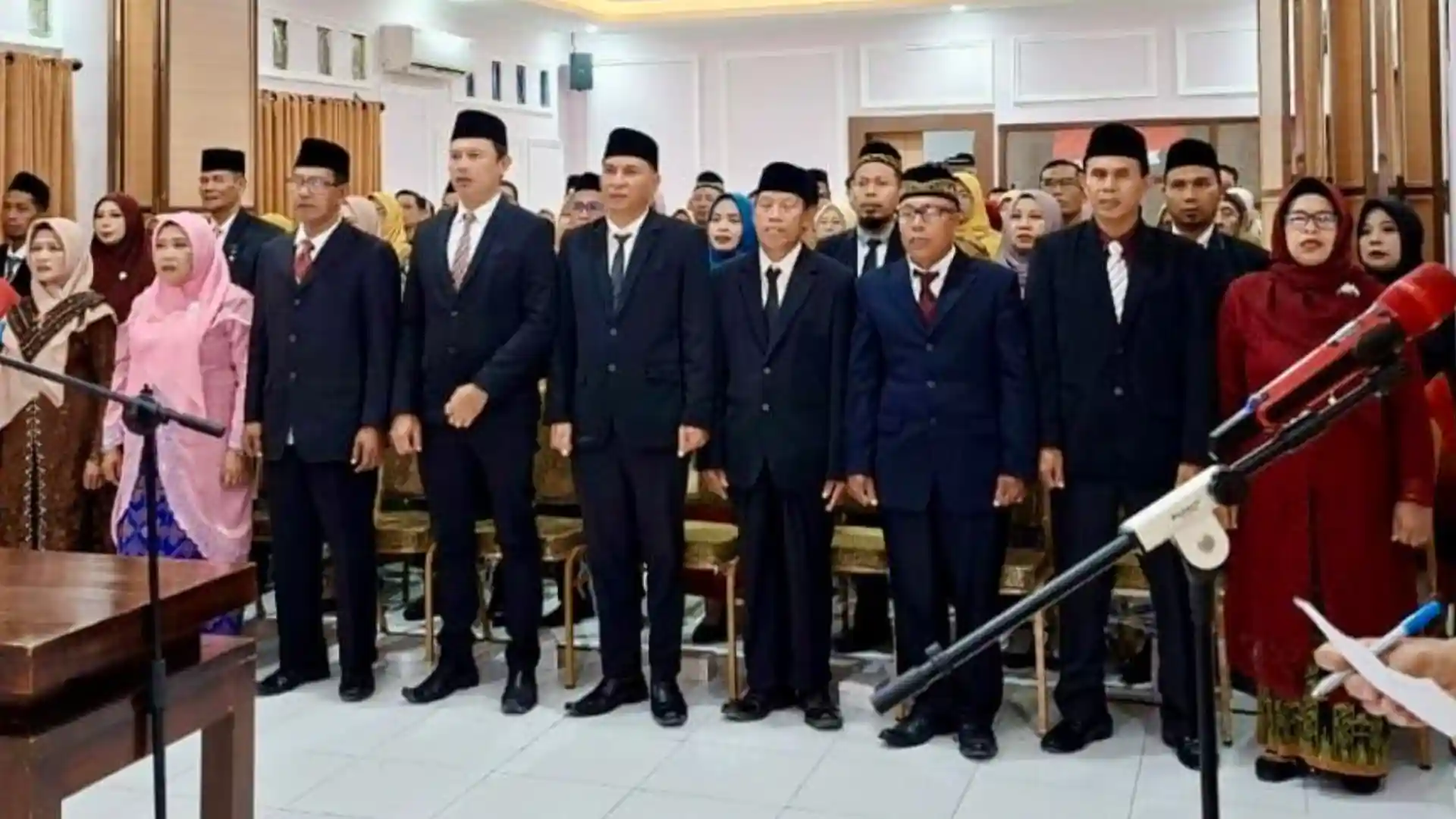 Wakil Bupati Sumbawa Barat Hanipah Kukuhkan 22 Kepala Sekolah TK-SMP, Ini Dua Pesan Utamanya
