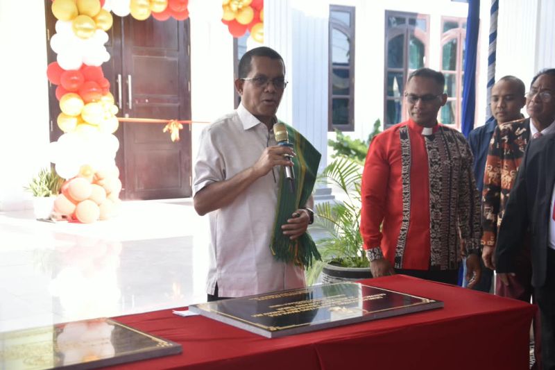 Gubernur NTT Ajak Jemaat GMIT Genesaret Danau Ina Kupang Perkuat Pelayanan dan Solidaritas untuk Korban Bencana