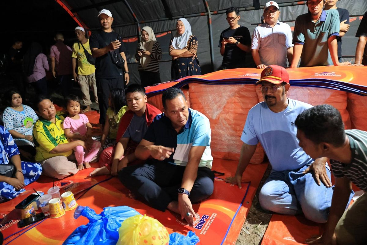Kebakaran di Pariaman Hanguskan 10 Rumah Kontrakan, 21 Jiwa Terdampak dan Kerugian Capai Rp 2 Miliar