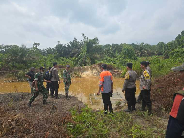 Cegah PETI di Lahan Perkebunan, Polsek Mandor Libatkan TNI, Perusahaan, dan Tokoh Adat di Kayuara