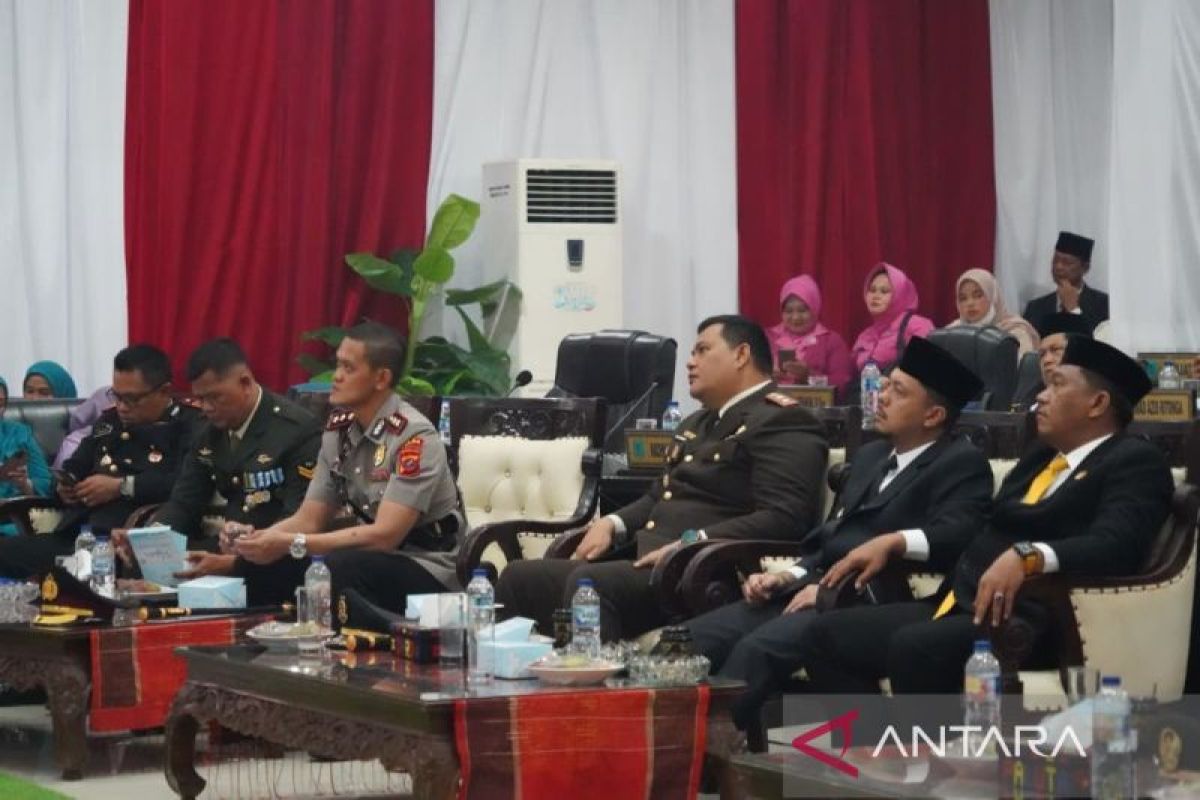 Bupati Paluta Reski Basyah Harahap Ikuti Paripurna DPRD untuk Simak Pidato Kenegaraan Presiden Prabowo