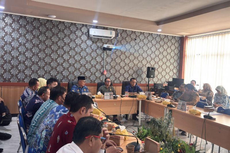 Bapemperda Palangka Raya Kejar 12 Propemperda 2026, Target Rampung Pertengahan Desember