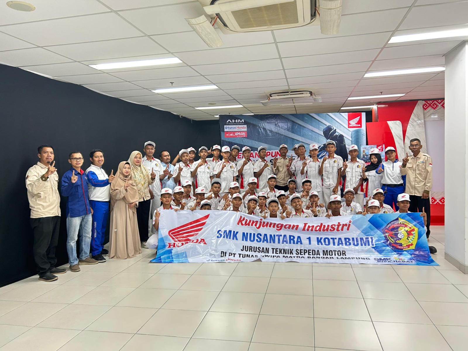 Honda Lampung Edukasi 100 Pelajar SMK Nusantara Kotabumi soal Keselamatan Berkendara, Ini Materinya