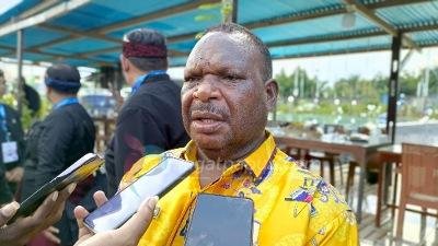 DPR Papua Barat Desak Pemkab Manokwari dan Pemprov Padamkan Kebakaran TPA Arfai, Warga Sowi Sulit Tidur Akibat Asap