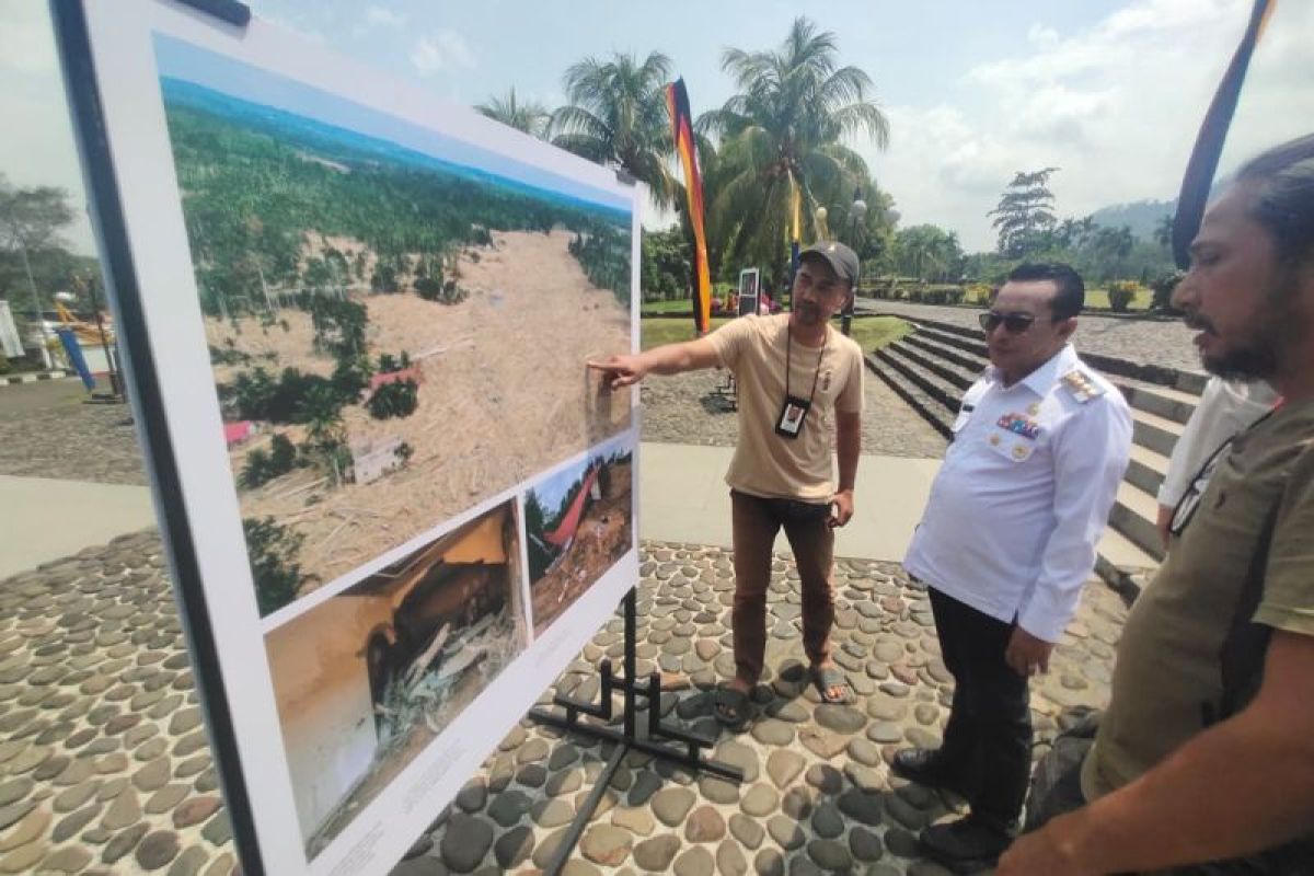 68 Foto Bencana Sumatra Dipamerkan di Istano Pagaruyung, PFI Ingin Jadi Pengingat Mitigasi bagi Generasi Mendatang