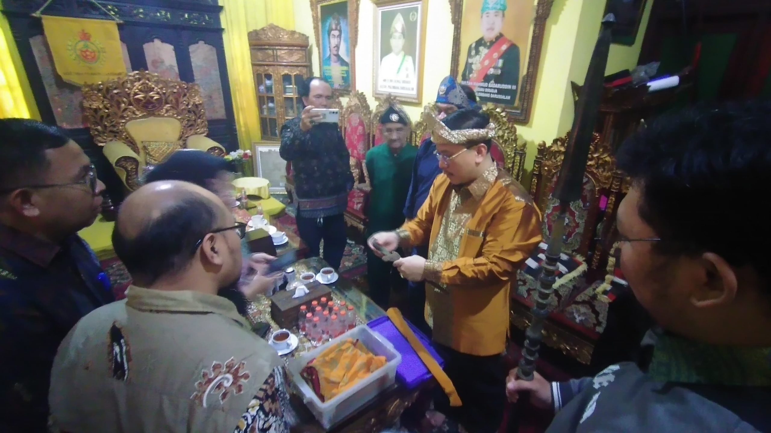 Kesultanan Palembang Darussalam dan Pemkot Bersatu Digitalkan Naskah Kuno, Jubah Sultan Mahmud Badaruddin II Jadi Koleksi Andalan