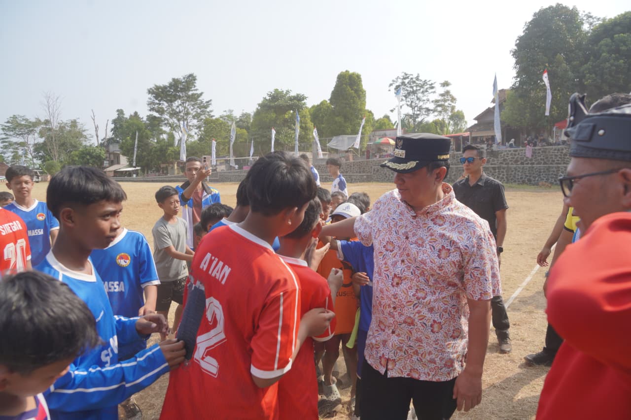 Bupati Garut Resmi Buka Piala Soeratin U-13 dan U-15 di Pamulihan, Target Jaring Bibit Atlet Muda