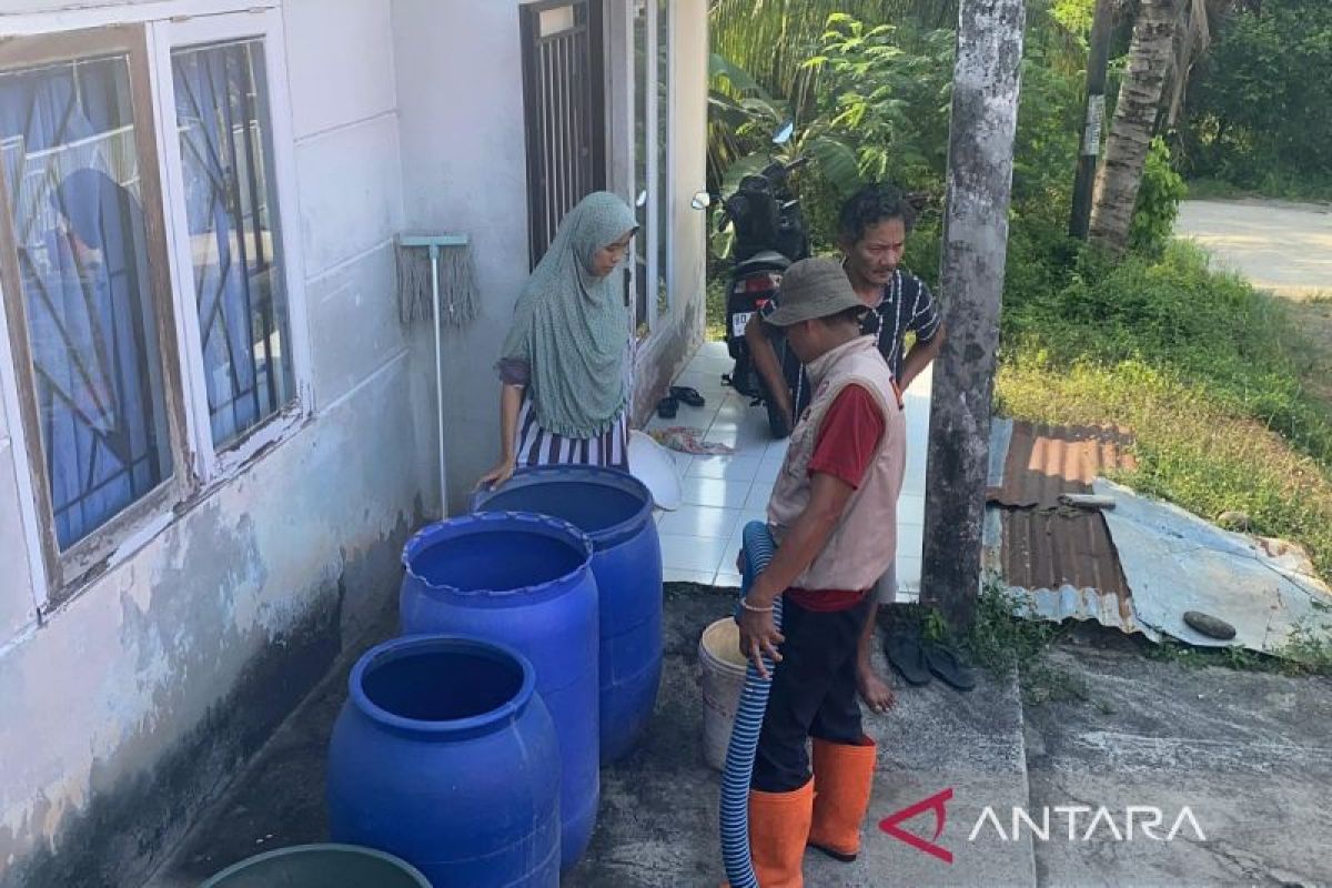 Kemarau di Bengkulu: Pemkot Salurkan 5.000 Liter Air Bersih ke Warga Muara Bangkahulu