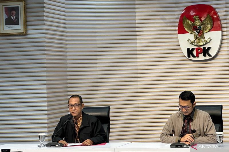 Bupati Langkat Syah Afandin Tersangka Suap Proyek Rp 1,1 Miliar, KPK Amankan 7 Orang di Medan-Binjai