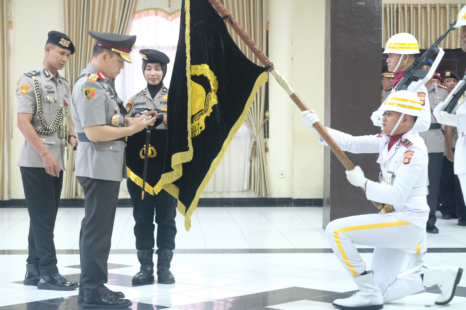 Kapolda Gorontalo Pimpin Upacara Pemuliaan Nilai-Nilai Tribrata di Hari Bhayangkara ke-80, 5 Pejabat Utama Ikuti Prosesi