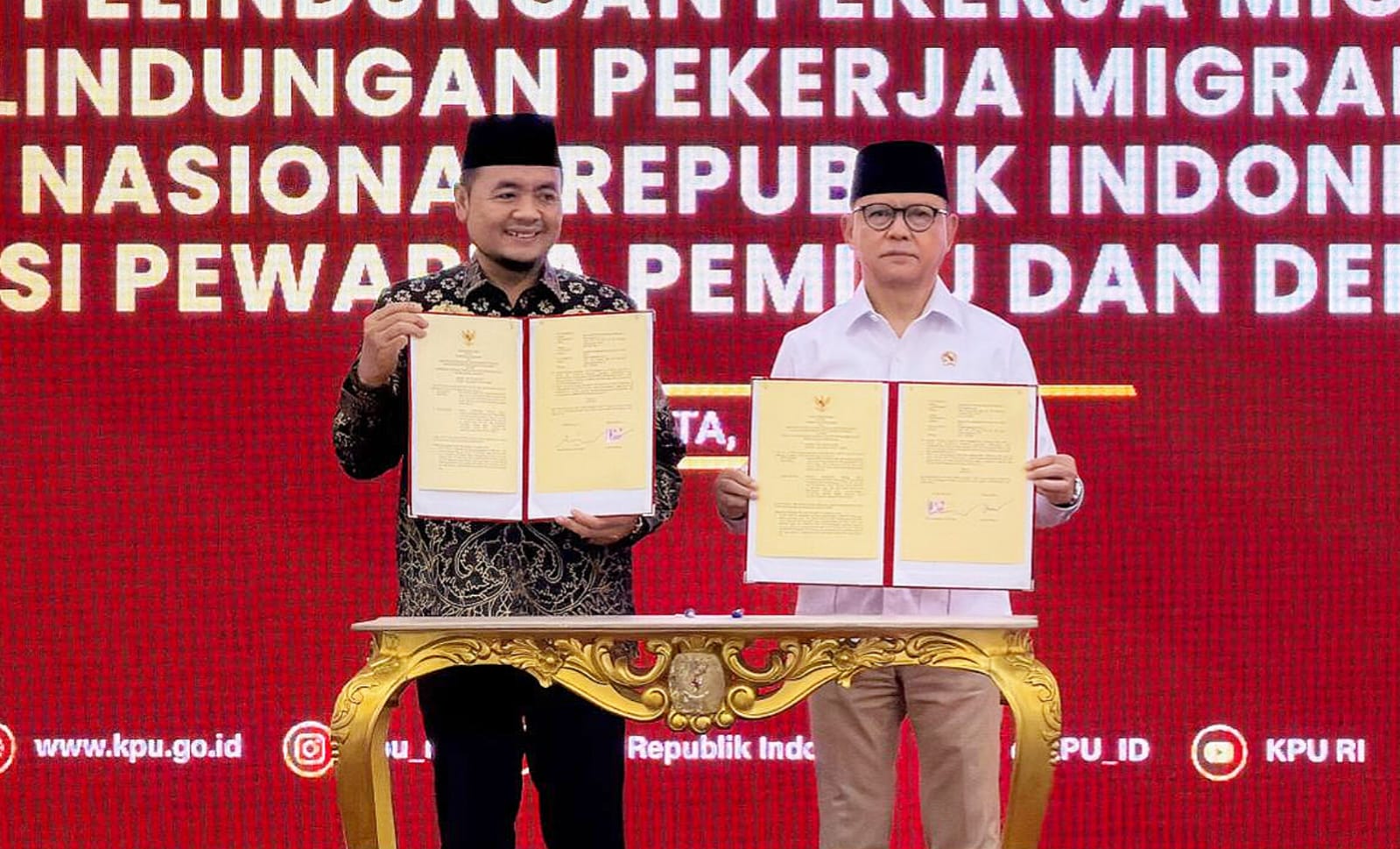 Menteri P2MI Mukhtarudin Teken MoU dengan KPU RI, Targetkan Hak Pilih Pekerja Migran Kalimantan Tengah Terlindungi di Pemilu 2029