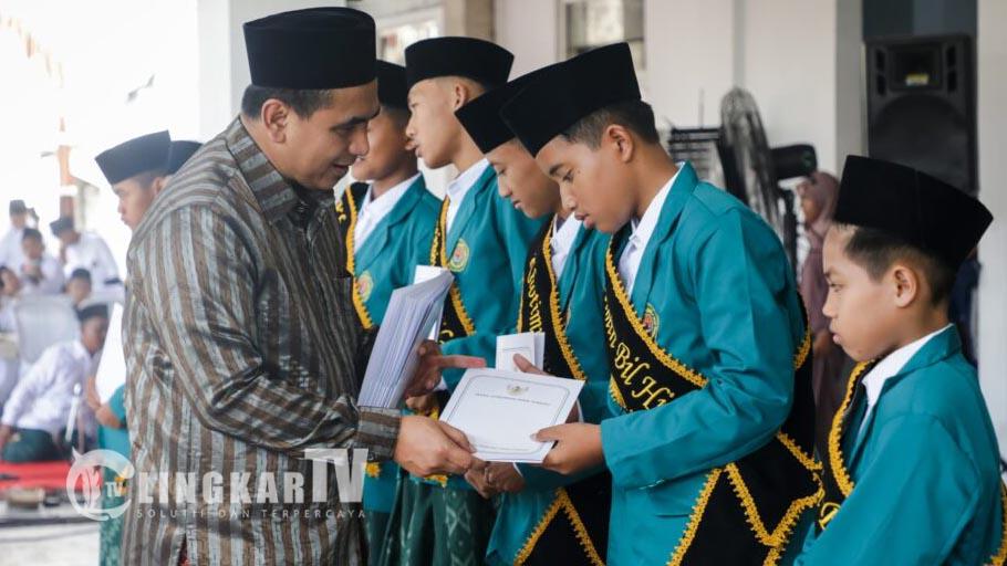 15 Santri Penghafal 30 Juz Al-Qur’an di Kudus Terima Tali Asih dari Pemprov Jateng, Wagub Taj Yasin Beri Pesan Khusus