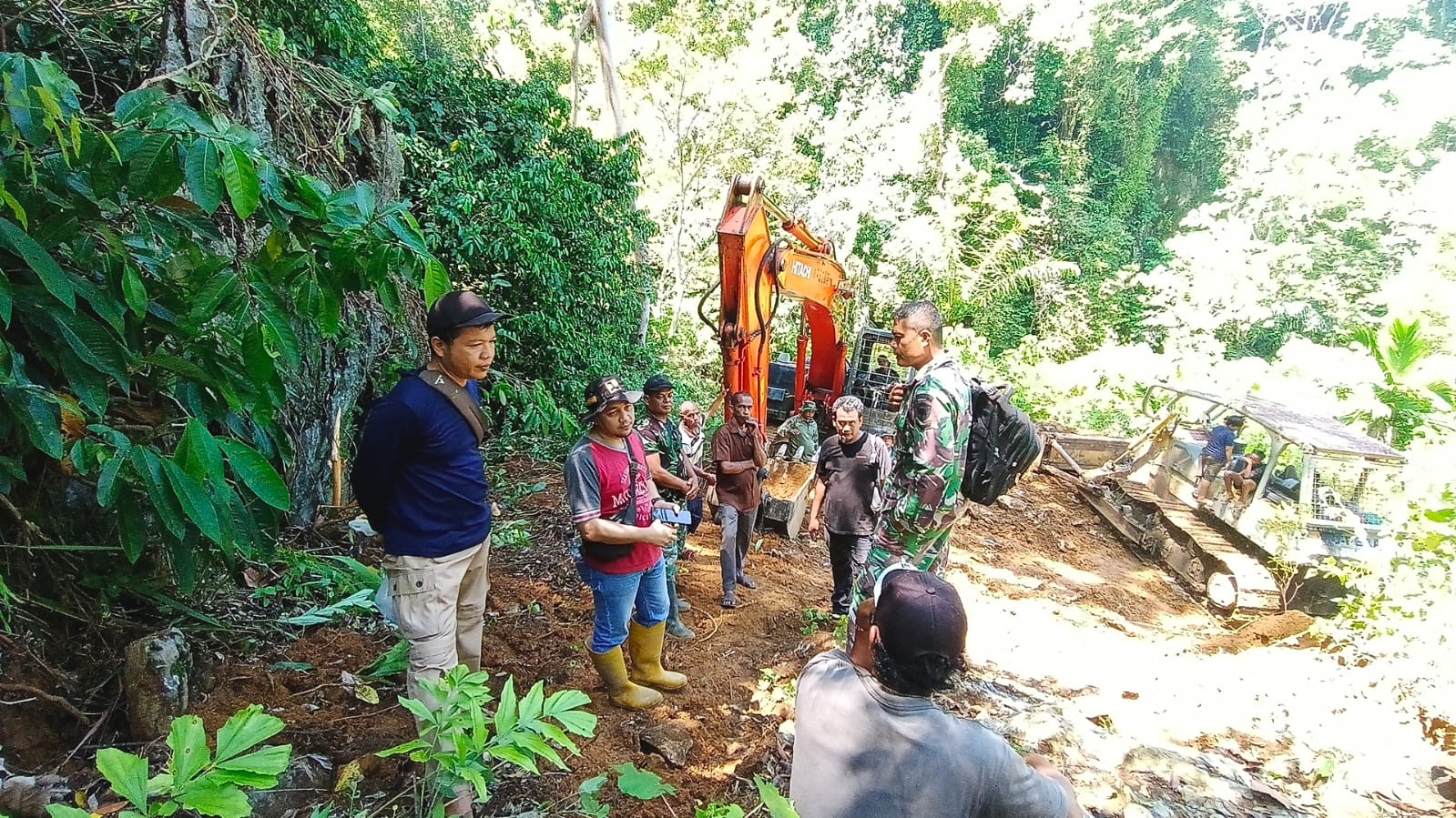 TMMD 129 Kodim Aceh Selatan Genjot Pembukaan Jalan di Desa Kemumu Seberang, Progres Capai 12 Persen