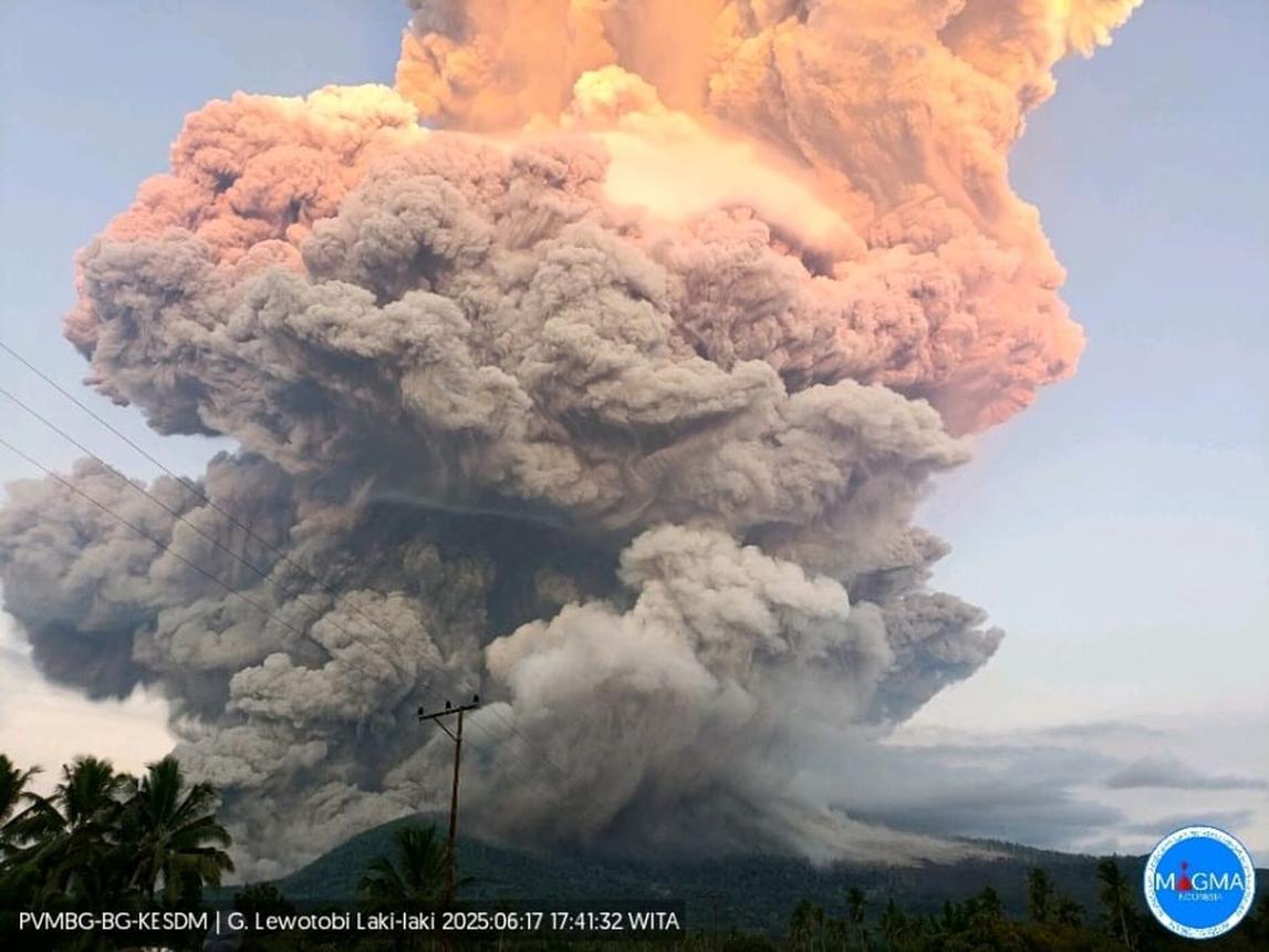 Gunung Lewotobi Laki-Laki di Flores Timur Kembali Erupsi, Status Siaga Dipertahankan