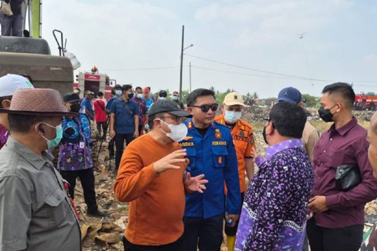 Pemkot Tangerang Kirim 3 Unit Damkar dan 20 Personel Bantu Padamkan Kebakaran di TPA Jatiwaringin