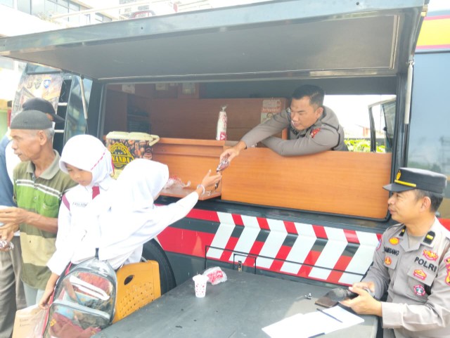 Polres Lubuklinggau Luncurkan Bang Kopling, Ngopi Bareng Sopir Angkot dan Pedagang Terminal Demi Jaga Kamtibmas