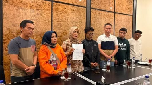 Ketua PWI Sumbar Widya Navies Saksikan Proses Damai Kombes Teddy Fanani dan Bill Irzano di Padang