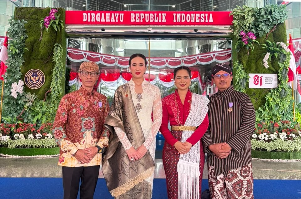 2 Penggerak Program Desa Sejahtera Astra Terima Satyalencana Kepariwisataan