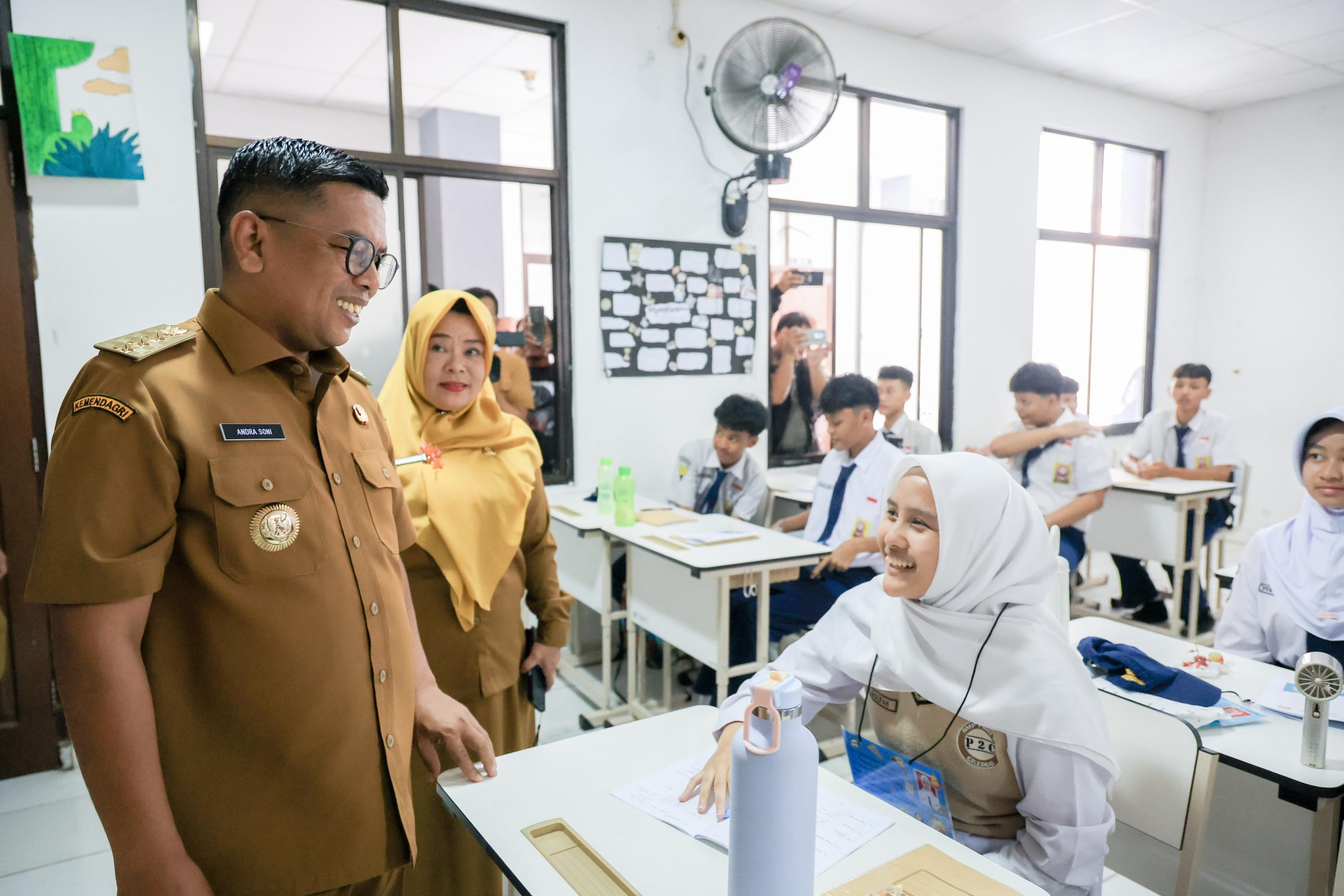 Gubernur Banten Andra Soni Tinjau MPLS di SMKN 12 Kota Tangerang, Pastikan Program Sekolah Gratis untuk 10.000 Siswa Madrasah
