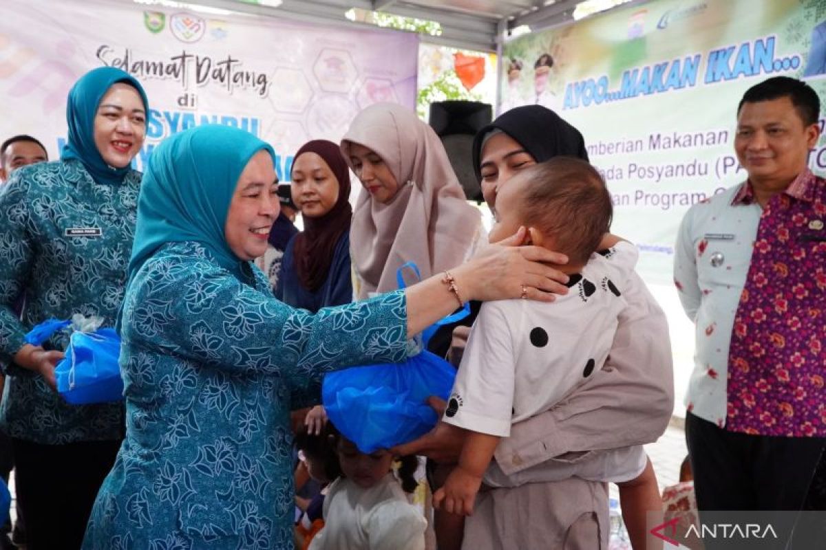 Pemkot Palembang Turunkan Stunting Lewat PAMTOIP, 67 Balita di Kecamatan Sako Terima Makanan Olahan Ikan