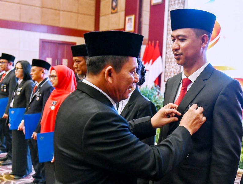 610 PNS Pemprov Kepri Terima Satyalancana Karya Satya, 38 Orang di Antaranya Mengabdi 30 Tahun