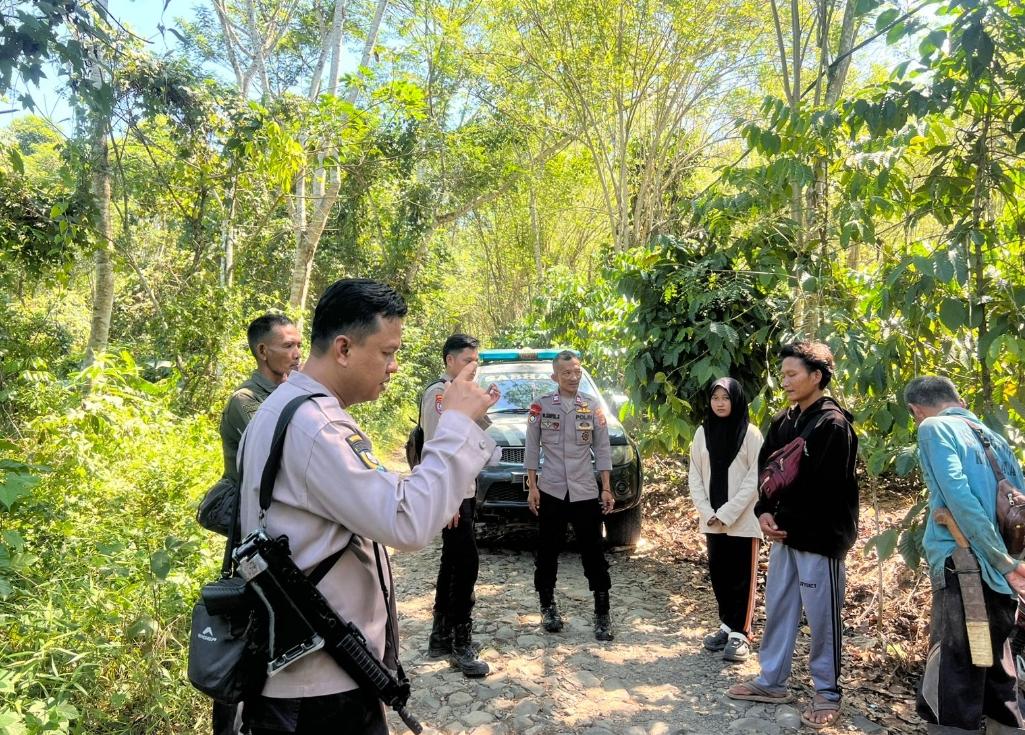 Begal Sadis di Way Kanan: Dua Pria Banting Siswi SMP hingga Jatuh, Lalu Gasak Motor di Siang Bolong