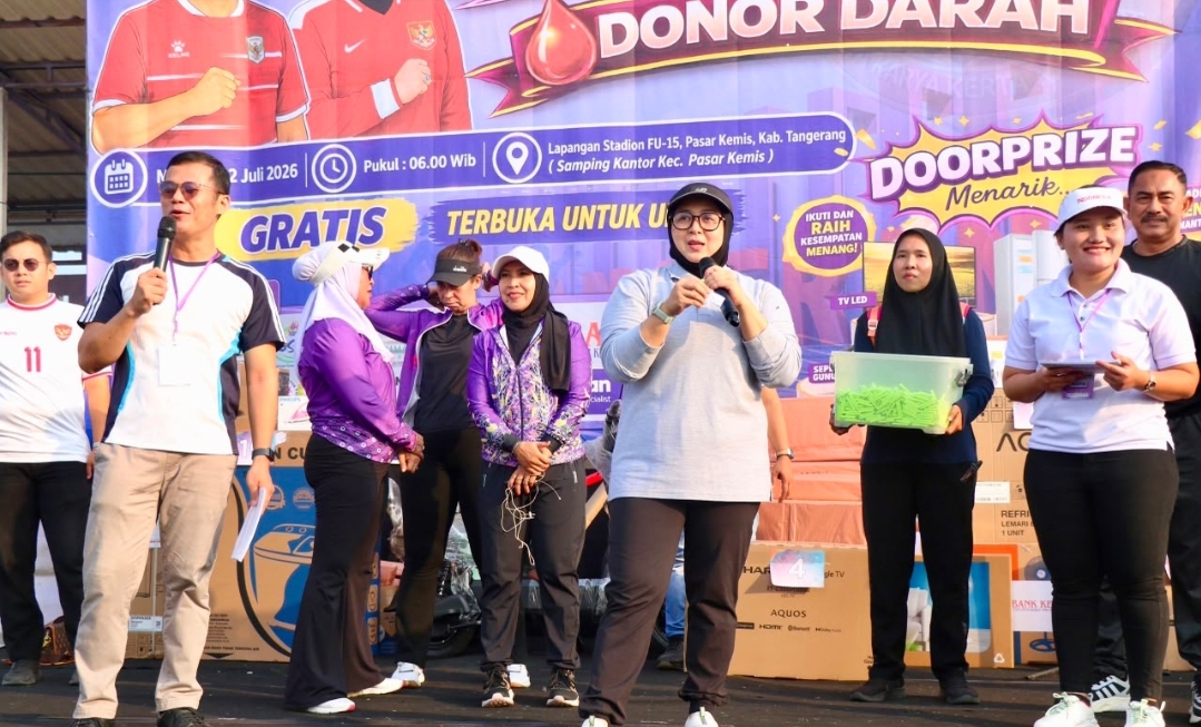 Wabup Tangerang Intan Nurul Hikmah Ajak Ribuan Warga Pasar Kemis Senam Bareng dan Donor Darah, Hadiah Motor Listrik hingga Kulkas Dibagikan
