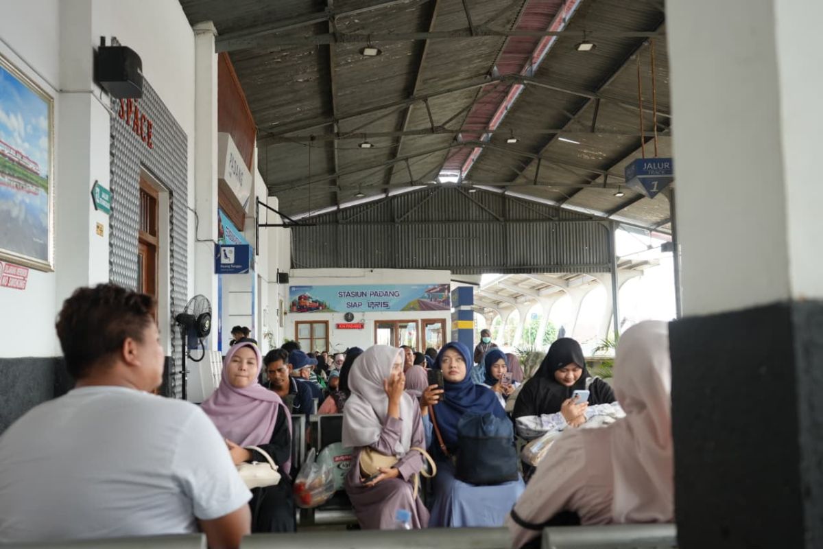 KAI Divre II Sumbar Catat 8.181 Pelanggan pada Libur Maulid Nabi, KA Pariaman Ekspres Jadi Primadona Warga