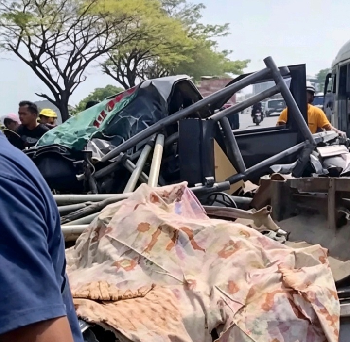 Kecelakaan Maut di Jalur Pantura Indramayu: 13 Orang Tewas Saat Rombongan Pengantin Pulang, 5 Luka-luka