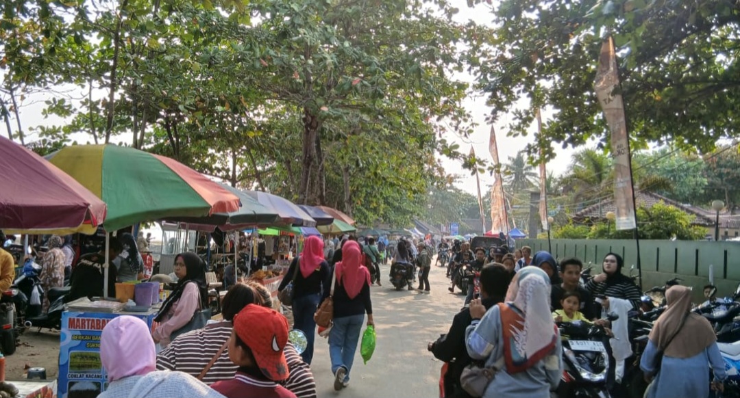 Ribuan Orang Padati Hajat Laut Rancabuaya Garut, Ade Astrid Hingga Wayang Golek Jadi Magnet Pengunjung