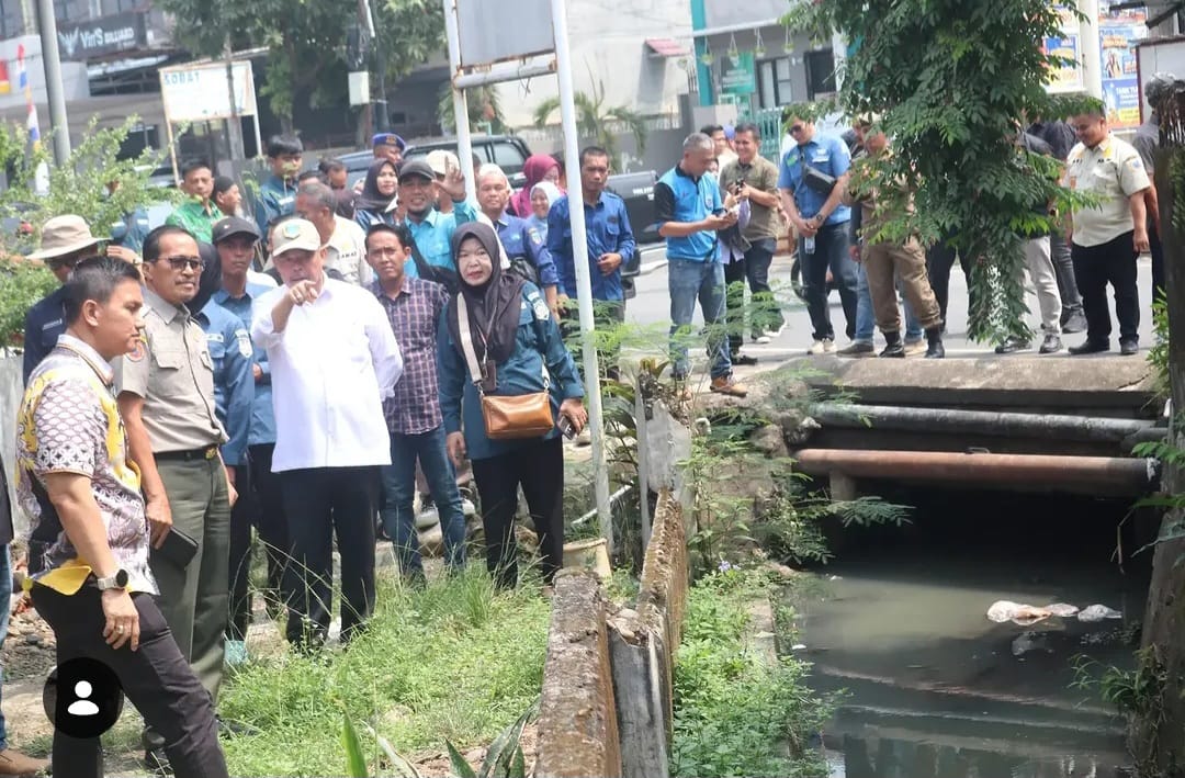Bupati Lahat Bursah Zarnubi Tinjau Langsung Titik Rawan Banjir, Normalisasi Sungai Jadi Prioritas Utama