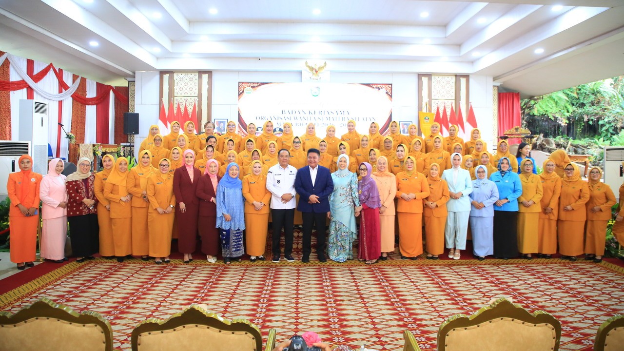 Gubernur Sumsel Herman Deru Kukuhkan Pengurus BKOW Masa Bakti 2026-2030, Minta 51 Organisasi Wanita Lahirkan Inovasi